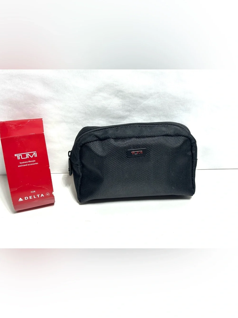 TUMI Delta Air Lines Business Black Amenity Toiletry Travel Kit - New Complete